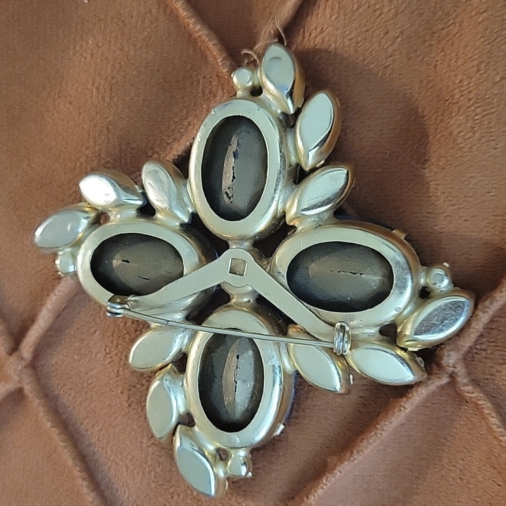 Vintage Brooches - Picture 2 of 2